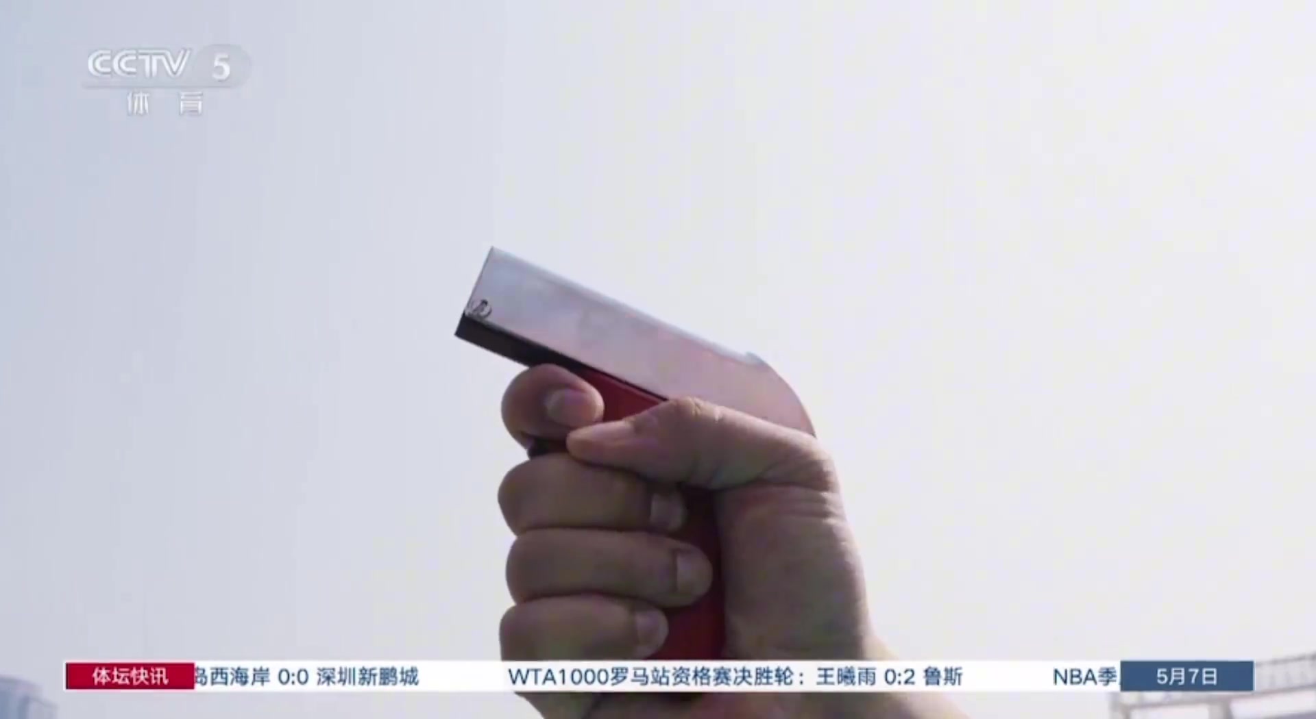 谈球吧官网登录入口谢震业谈田联接力赛：我们的目标很简单，就是拿到世锦赛的门票