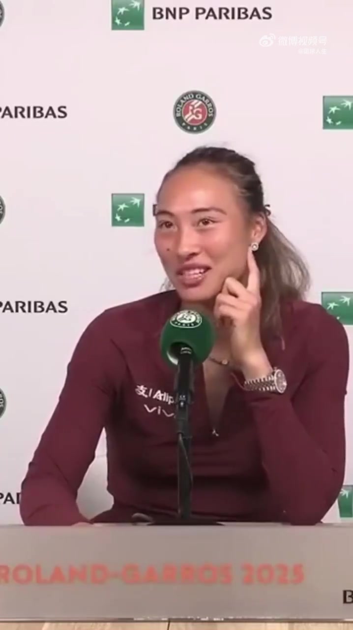 谈球吧(中国)官方网站这提问...😅郑钦文被问王楚钦&尴尬回答，错把覃海洋记成王楚钦